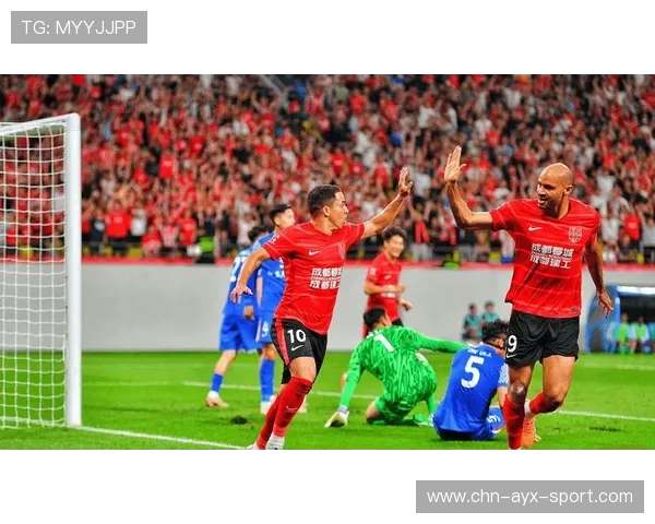 上海申花通过连续短传打乱对方防守节奏